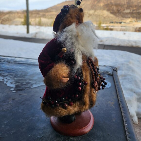 Santa Figurine - Picture 3 of 9